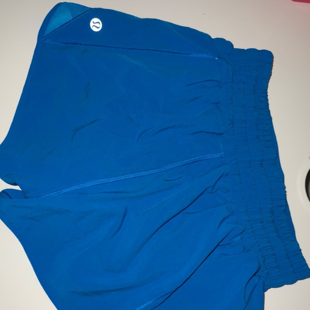 poolside blue lululemon hotty hot shorts size 2 and 2.5 inch inseam